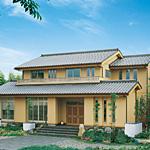 緩やかな勾配の屋根と水平な軒先のラインが日本の由緒ある伝統美を伝える「和風デザイン」